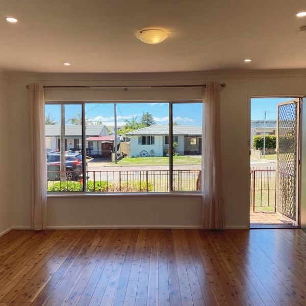 23 Rowena Street, Noraville - Photo 1