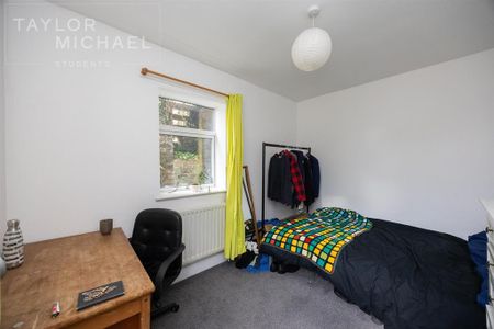 5 bedroom end of terrace house to rent - Photo 3