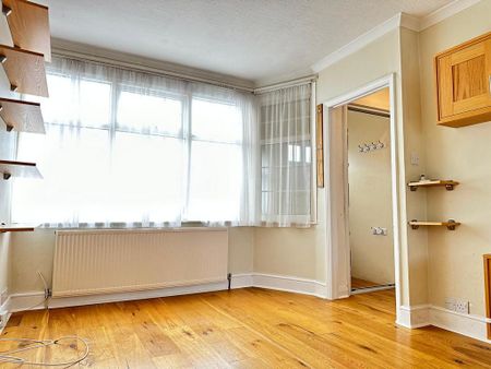 4 bedroom flat to rent - Photo 2