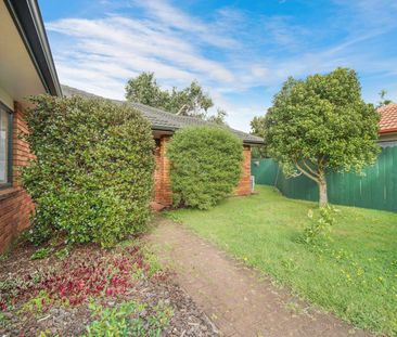 Family Home in Great location - Photo 4