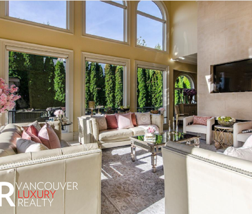 House in Surrey, BC - Photo 3