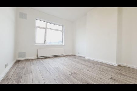 2 Bed Flat, Streatham Vale, SW16 - Photo 2