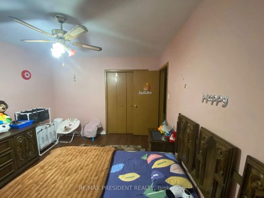 Detached Home For Lease | W9038936 - Photo 1