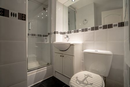 Studio Flat, Wellesley Road, W4 - Photo 4