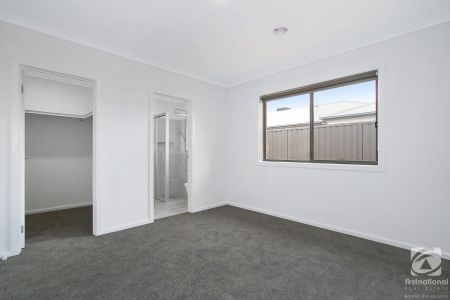 CHARMING AND LOW-MAINTENANCE LIVING IN JINDERA - Photo 4