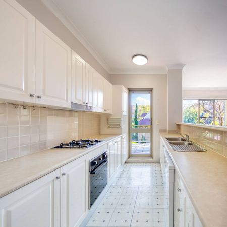 RESORT STYLE APARTMENT Spacious 2 Bedroom Apartment - Photo 4