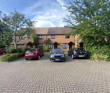 Martinsyde, Woking, GU22 - Photo 2