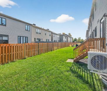 For Lease - 936 Eileen Vollick Crescent, Kanata, Ontario - Photo 3