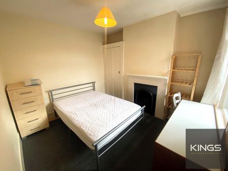 4 bedroom terraced house to rent - Photo 4