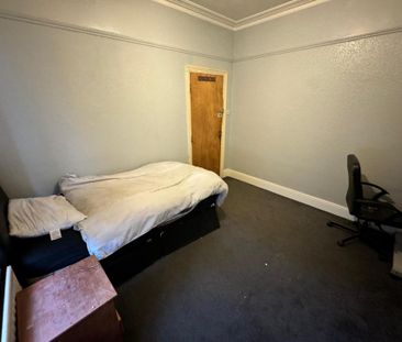 5 bedroom house of multiple occupation to rent - Photo 3