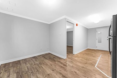 235 Charlotte St - Photo 2