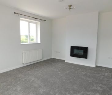 3 bedroom detached bungalow to let - Photo 3