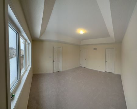 For Lease - 59 Mountainside Crescent, Whitby, Ontario - Photo 2