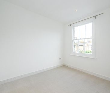 2 bedroom end of terrace house to rent - Photo 6