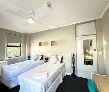 Across the road from Sydney University - Photo 2