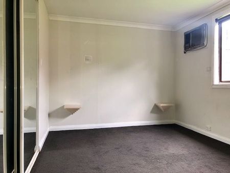 GREAT FAMILY HOME! - Photo 4