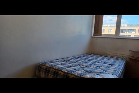 3 Bed Maisonette, Clearbrook Way, E1 - Photo 5