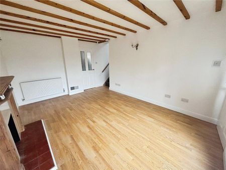 3 bedroom semi-detached house to rent - Photo 2