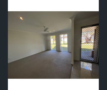 FOUR BEDROOM HOME IN QUIET, HIDDEN ALLOTMENT - Photo 2