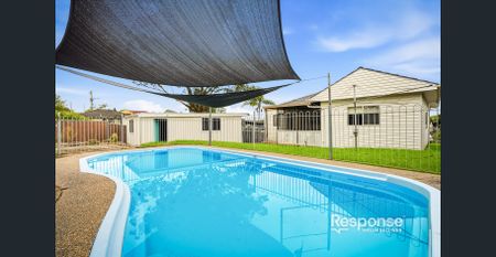 Spacious Family Home with Pool - Photo 5