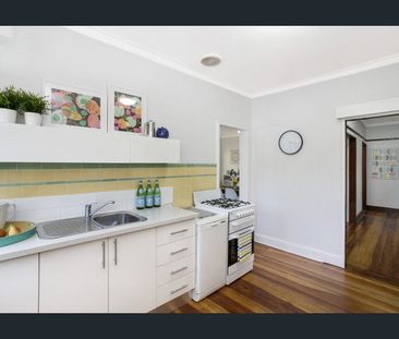 Waterviews - two bed house plus large enclosed verandah - Photo 6