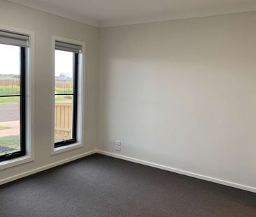 Beautiful Family Home - Photo 6