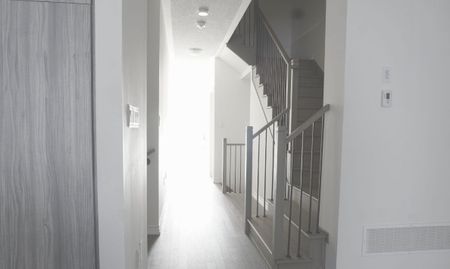 For Lease - 26 Louise Crescent, Whitby, Ontario - Photo 4