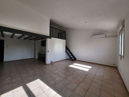 EXCLUSIVITE A AVIGNON MONTFAVET - LOCATION APPARTEMENT TYPE 2 BIS DE 62 M² DANS IMPASSE AU CALME PROCHE COMMERCES A PIED - Photo 2