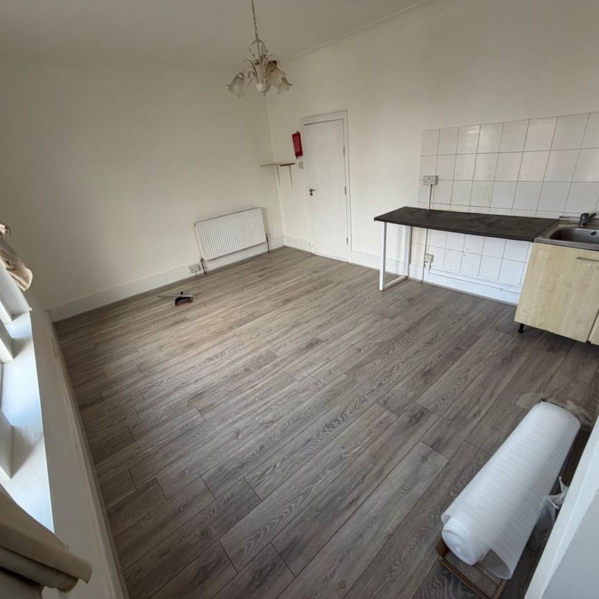Room in a Shared Flat, Friern Barnet Road, N11 - Photo 2