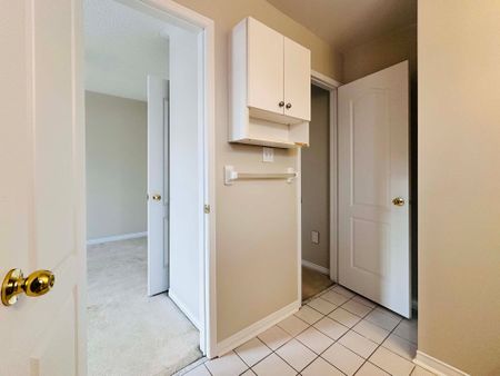 For Lease - 3851 Foxborough Trail, Mississauga, Ontario - Photo 2