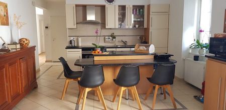 Spacious 4.5-room apartment with large terrace in the heart of La Sarraz - Foto 3