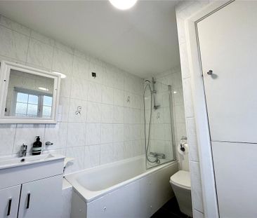 3 bedroom detached house to rent - Photo 5