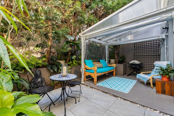 Private and spacious townhouse in Randwick Village - Photo 1
