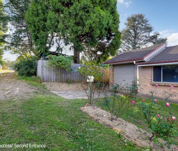 Walk to town - Photo 5