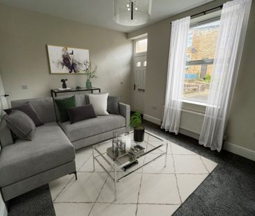 Oxford Street - Photo 1