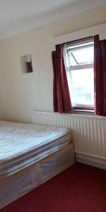 Featherstone Road, Southall, UB2 - Photo 3