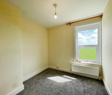 4 bedroom Cottage to let - Photo 5