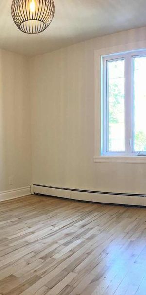 5 1/2 lumineux, chauffé, 1 stationnement déneigé, libre - Photo 1