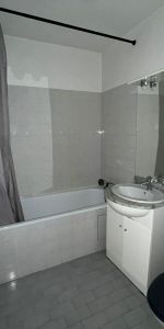 Location Appartement 1 pièce 36m² LYON 3ème - Photo 3