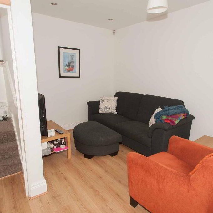8 Adelaide Avenue, Belfast, BT9 7FY - Photo 1