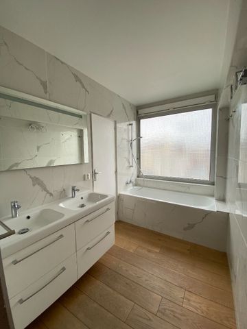 Location Appartement 4 pièces 115m² - Photo 4