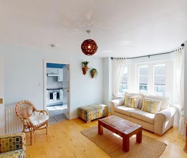 2 bedroom flat to rent - Photo 3