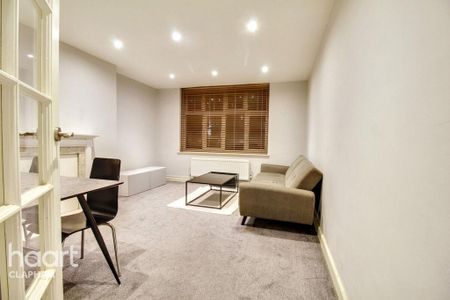 3 bedroom flat to rent - Photo 5