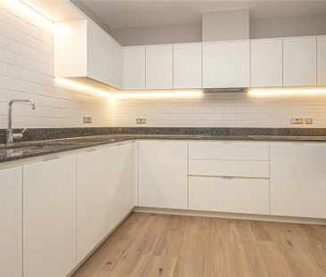 Broadwater Road, Welwyn Garden City, Hertfordshire, AL7 3AX - Photo 3