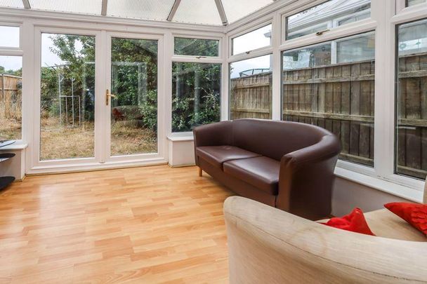 5 bedroom detached house to rent - Photo 1