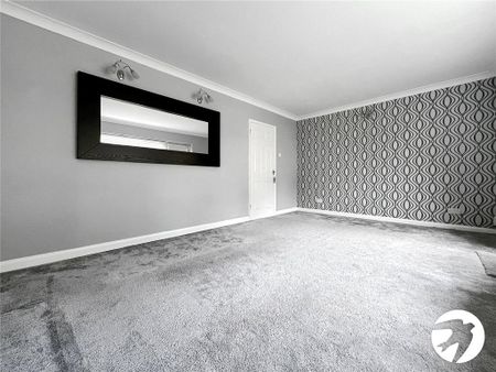 3 bedroom end of terrace house to rent - Photo 2