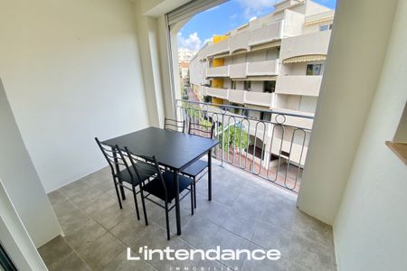 HYERES HYPER CENTRE T2 MEUBLE AVEC BALCON ET CAVE - Photo 3