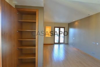 Apartamento T2 para alugar na Amadora