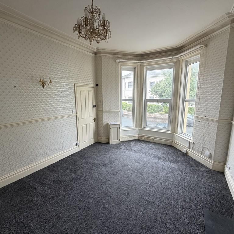 2 bedroom ground floor flat to rent - Photo 1