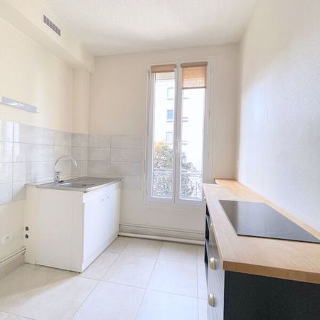 Location Appartement COURBEVOIE - - Photo 3